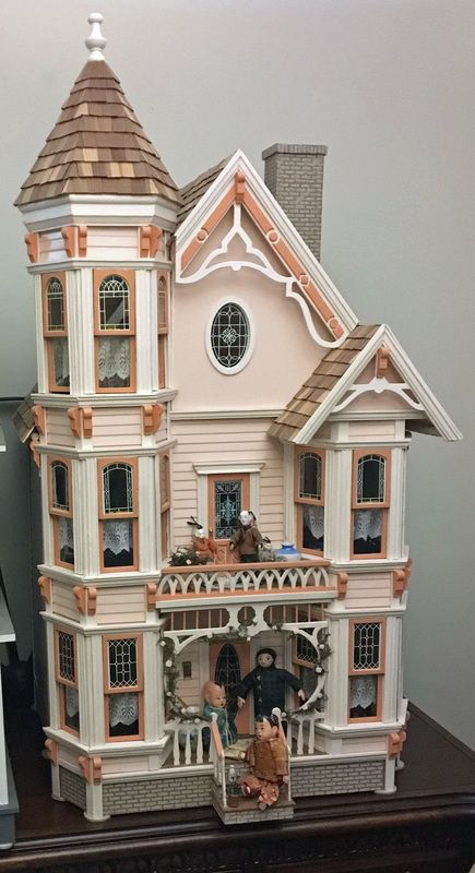 Picture Victorian Dollhouse Miniatures, Luxury Real Estate Marketing, Doll House Plans, Dollhouse Projects, Victorian Dollhouse, Victorian Dolls, Modern Dollhouse, Dollhouse Kits, Miniature Doll