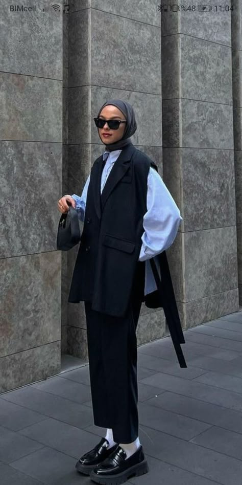 How stunning is this jacket #fashion #modesty #hijab #hijabfashion #islam #hijaboutfit Outfits Muslim, Modern Hijab, Muslim Style, Modern Hijab Fashion, Hijab Trends, Muslim Outfits Casual, Muslim Fashion Hijab Outfits, Hijab Style Casual, Hijabi Fashion Casual