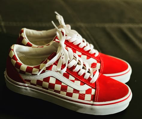 Vans Shoes Fashion, Nike Vans, Red Vans, Cute Country Outfits, Cute N Country, Vans Sneakers, Country Outfits, Converse All Star, Vans Old Skool Sneaker