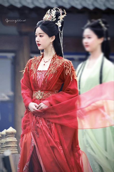 Ancient China Clothing, Chinese Clothing Traditional, Chinese Fancy Dress, Hanfu Girl, Ancient Dress, Chinese Traditional Costume, Queen Dresses, Queen Outfit, Traditional Chinese Dress