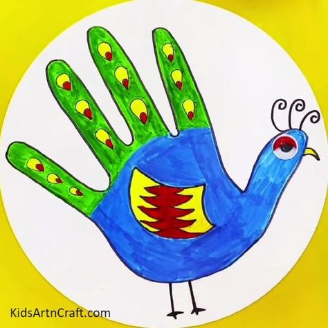 Peacock Feather Drawing, Hand Outline, Peacock Crafts, Peacock Drawing, Feather Drawing, Sketch Pen, Kid Coloring Page, Peacock Painting, Painting Activities