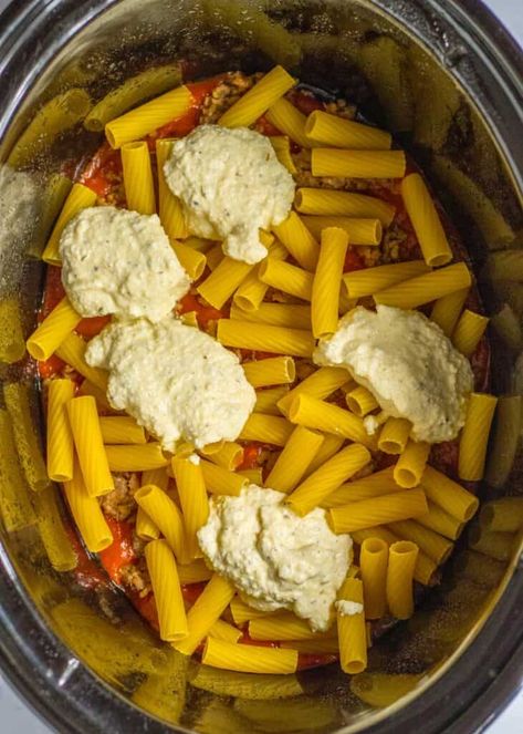 Rigatoni Pasta Recipes Crockpot, Rigatoni Recipes Crockpot, Crock Pot Italian Sausage Recipes, Crockpot Baked Ziti With Sausage, Crock Pot Rigatoni, Italian Sausage Recipes Crockpot, Crockpot Rigatoni, Slow Cooker Ziti, Crock Pot Ziti