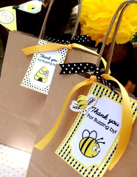 Honey Bumble Bee Party by Bird Crafts06 Buzz Party, Bird Theme Parties, Bee Food, Bumble Bee Birthday, Bee Theme Party, Bee Birthday Party, Guest Favors, Bee Day, Bee Baby Shower Theme