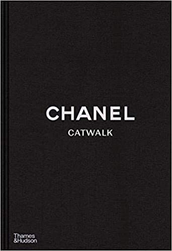 Chanel Catwalk, Catwalk Collection, Chanel Collection, Girl Sign, Reading Apps, Famous Fashion, Amazon Book Store, Any Book, Fashion Books