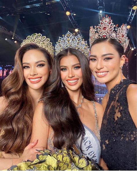 Pageant Aesthetic, Miss Universe Thailand, Miss Universe Crown, Pageant Headshots, Pageant Makeup, Miss Pageant, Pageant Life, Miss California, Pageant Hair