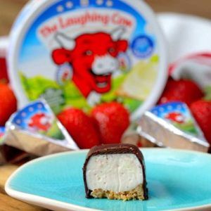 4 Easy “No Bake” Cheesecake Recipe Ideas | Snack Recipe Collections by Laughing Cow Berry Cheesecake Recipes, The Laughing Cow, Chocolate Covered Cheesecake, Ice Cube Chocolate, Laughing Cow Cheese, Cheesecake Bites Recipe, Tv Recipes, Easy No Bake Cheesecake, Cheesecake Toppings