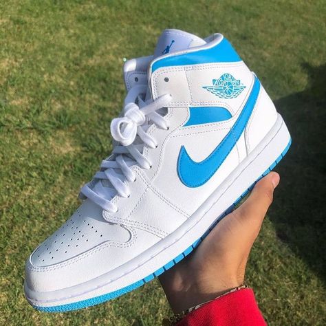 Air Jordan 1 Carolina Blue,Carolina Blue Jordan 1,Air Jordan 1 UNC,UNC Jordan 1 blue,Air Jordan 1 Outfit Women Blue Air Jordan 1 Outfits, Air Jordan 1 Mid Outfit, Jordan 1 Mid Outfit, Air Jordan 1 Mid Unc, Jordan 1 Mid Unc, Blue Air Jordan 1, Air Jordan 1 Mid White, Air Jordan 1 Outfit, Blue Air