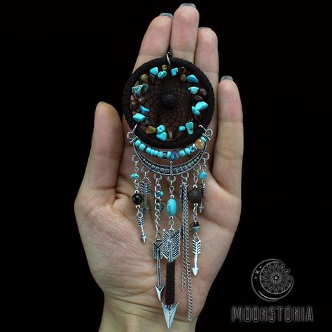 Homemade Dream Catchers, Crochet Dreamcatcher Pattern, Turquoise Dream Catcher, Dream Catcher Keychain, Dream Catcher Patterns, Gemstones Pendant, Boho Dream Catcher, Crochet Dreamcatcher, Dream Catcher Native American