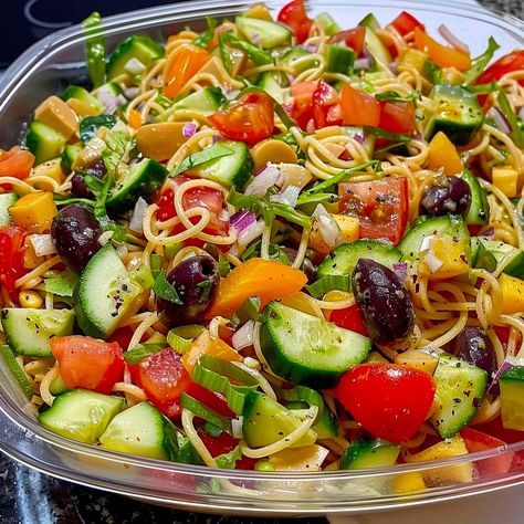 California Spaghetti Salad – Usually when it comes to pasta salad, the star of the show is, well, the pasta, but that’s not quite the case with this colorful dish. This California Spaghetti Salad is loaded with so many garden fresh veggies, and bursting with so many delicious flavors and vibrant colors, it’s nearly impossible […] California Spaghetti Salad Recipe, California Spaghetti Salad, California Spaghetti, Healthy Pasta Salad Recipes, Best Dip Recipes, Best Dip, Spaghetti Salad, Points Recipes, Healthy Pastas