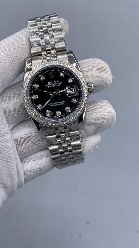 #watchlover #menswatches #ladies #watchcollector #womenswatch #womenwatch #menwatch #stylefiesta Rolex Watches Aesthetic, Boujee Jewelry, Watch G Shock, Gucci Watch Women, Rolex Prices, Rolex Watches Women, Fancy Watches, Expensive Jewelry Luxury, Gold Watches Women