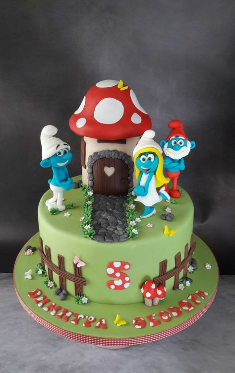 Papa Smurf Cake, The Smurfs Birthday Party Ideas, Strumfovi Cake, Smurf Birthday Party Ideas, Smurf Cake Ideas, Cake Smurfs, Smurf Birthday Cake, Smurfs Birthday, Smurfs Cake