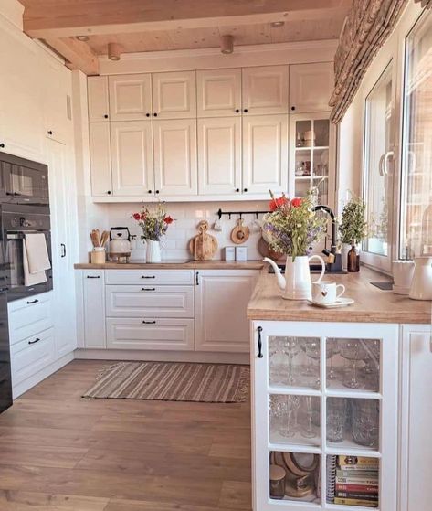 Dark Kitchen Cabinets, Cozy Kitchen, Kitchen Inspiration Design, Kitchen Style, Country Kitchen, Home Decor Kitchen, Dream Kitchen, White Kitchen, Kitchen Renovation