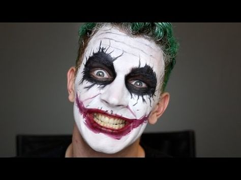 Maquillage Halloween : découvrez 18 idées de maquillage pour halloween grâce à nos tutos simples et cool Halloween Joker Makeup, Makeup Guys, Guys Halloween Makeup, Joker Makeup Tutorial, Joker Halloween Makeup, Halloween Joker, Maquillage Halloween Simple, Halloweenský Makeup, Halloween Make-up Looks