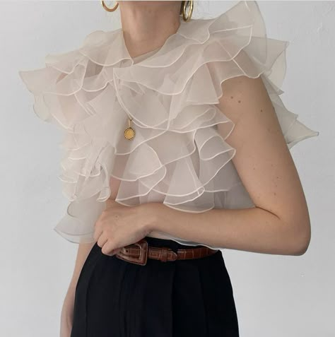 Tulle top Organza Bolero, Deux Birds, Tulle Tops, Blouse Tops Designs, Shabby Chic Flowers, Tulle Top, Styles Clothes, Cascading Ruffles, Chic Flowers