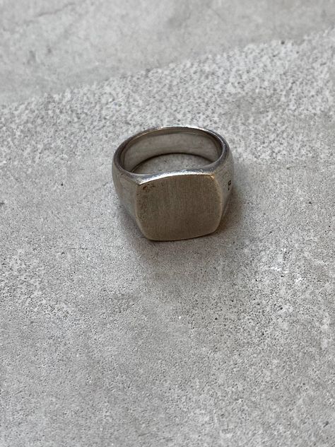 Tom Wood Jewellery, Tom Wood Ring, Tom Wood, Man Ring, Silver Signet Ring, Stylish Glasses, Wood Accessories, Wood Ring, Wood Rings