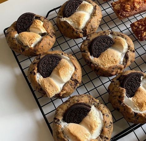 Cookie Bakery, Pretty Dessert, Baking Business, Yummy Comfort Food, Sweet Snacks Recipes, What The Hell, Food Obsession, Cafe Food, Sweet Snacks