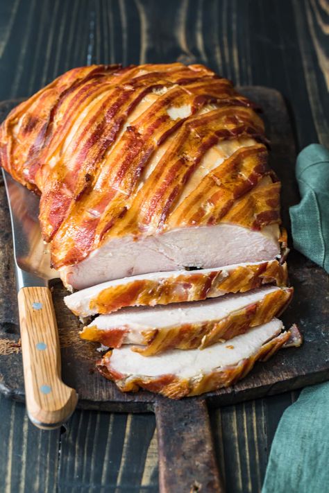 Bacon Wrapped Turkey Breast, Bacon Wrapped Turkey, Turkey Bacon Recipes, Delicious Turkey Recipes, Turkey Bacon Wrap, Thanksgiving Side Dishes Easy, Coctails Recipes, The Cookie Rookie, Oven Roasted Turkey