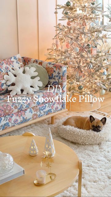 Christmas Throw Pillows Diy, Pottery Barn Christmas 2023, Christmas Shaped Pillows, Winter Pillows Diy, Christmas Pillows Diy Sewing Projects, Christmas Small Pillows, Diy Christmas Pillows, Pottery Barn Christmas Pillows, Snowflake Pillows Diy