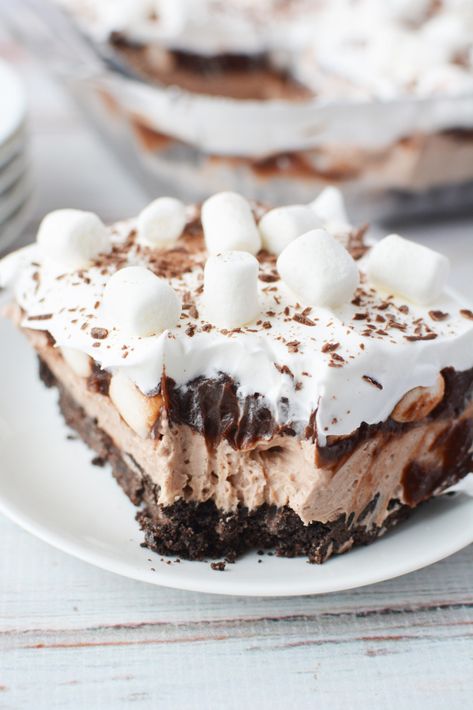 Simple Hot Chocolate Lasagna Recipe For Beginners Chocolate Layered Dessert, Hot Chocolate Lasagna, Chocolate Layer Dessert, Making Hot Chocolate, Chocolate Lasagna Recipe, Chocolate Graham Cracker Crust, Recipe For Beginners, Layered Dessert, Dessert Places