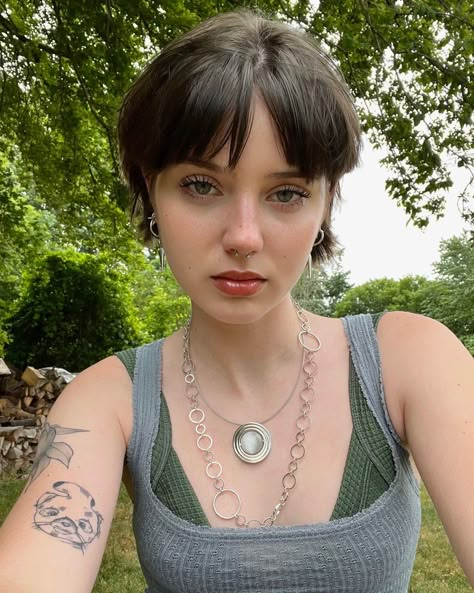 Pixie Cut With Micro Bangs, Bixie 90s Haircut With Bangs, Short Hair Micro Bangs, Short Hair With Micro Bangs, Bob With Micro Bangs, Micro Bangs Short Hair, Micro Bob Haircut, Micro Bob, Micro Bangs