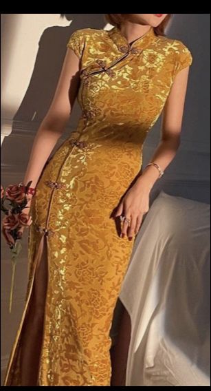 Long Cheongsam Dress, Velvet Chinese Dress, Chinese Dresses Modern, Elegant Chinese Dress, Ceremony Dress For Women, Yellow Chinese Dress, Chinese Gown Traditional, Qui Pao Dress, Asian Formal Dress