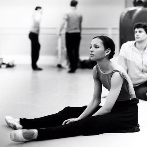 Francesca Hayward, Contemporary Ballet, Ballerina Project, Ballet Exercises, Ballet Poses, Classical Ballet, Royal Ballet, Ballet Beautiful, Great Photographers