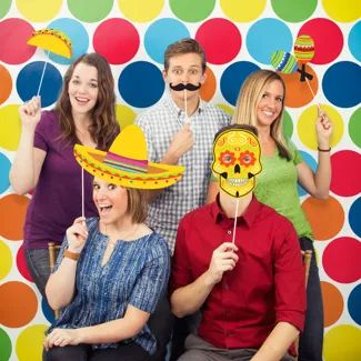 Mexican Party Diy, Fiesta Photo Booth, Mexican Decorations, Mexican Party Decorations, Fiesta Birthday Party, Fiesta Theme Party, Mexican Theme, Mexican Party Theme, Fiesta Theme