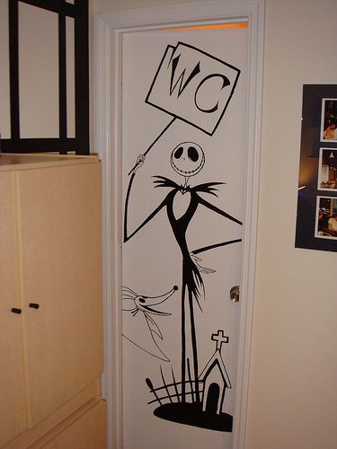 Jack Skellington door. Jack Skeleton Christmas, Halloween Door Decorations Classroom, Door Decoration Christmas, Bedroom Art Painting, Ideas For Preschoolers, Wall Drawings, Skeleton Christmas, Jack Skeleton, Halloween Door Decorations