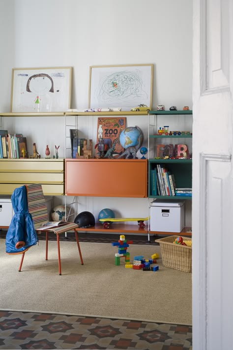 🎈 Too many toys? That will never be a problem again thanks to TRIA, a complete and customizable shelving system designed for young and old alike. We believe one tidy room can sometimes be the key to creativeness.  Designed by Massana - Tremoleda.  #tria114 #triashelvingsystem #mobles114 #shelving #shelf #shelvingsystem #triamobles114 #massanatremoleda #furnituredesign #interiordesign  #organizedhome #organizedliving #dreaminterior #getorganized #storage #storagesolutions #storagetips Tidy Room, Kids Room Interior Design, Big Kids Room, Toddler Bedrooms, Kids Room Design, Child's Room, Kids' Room, Boy Room, 인테리어 디자인