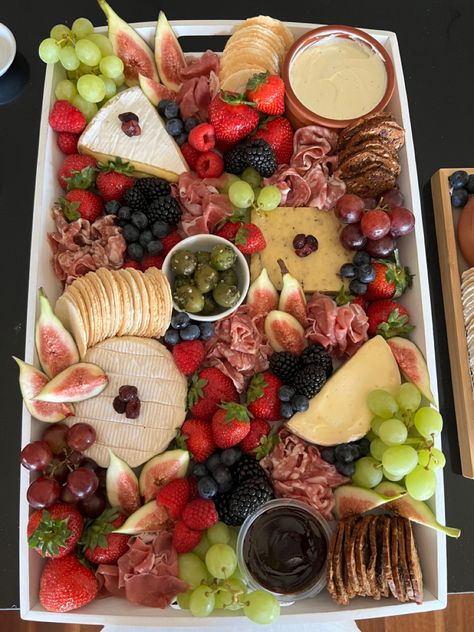 Made this cheeseboard using seasonal fruits and my favourite cheeses! Served to a group of 10 Fruit Cheese Platter, Seasonal Fruits, Cheese Snacks, Cheese Platters, Snack Plate, Fruit In Season, Charcuterie Boards, Charcuterie Board, A Group