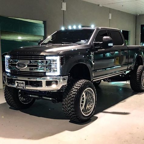 Ford Super Duty Trucks, Big Ford Trucks, Diesel Trucks Ford, Tundra Truck, Chevy Diesel Trucks, Truck Diy, Ford Trucks F150, Trucks Lifted Diesel, Super Duty Trucks