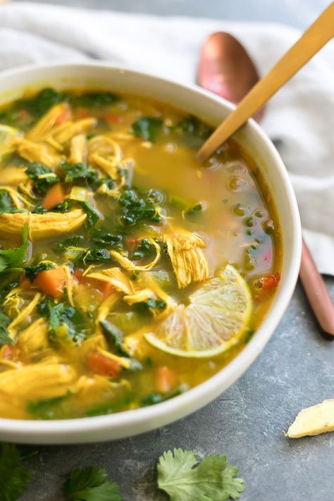 Kale Chicken Soup, Kale Chicken, Detox Soup, Ginger Turmeric, Winter Cold, Detox Recipes, Healthy Soup, Healthy Nutrition, Chicken Soup