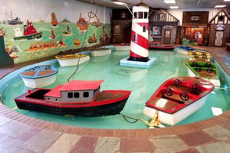 Water Rides, Boat Theme, City Picture, Best Christmas Toys, Park Ideas, Kids Carnival, Kiddie Rides, Fun Park, Motor Boat