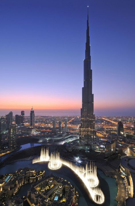 Armani Hotel Dubai, Dubai Travel Guide, Lights Wallpaper, Armani Hotel, Dubai Vacation, Dubai Aesthetic, Most Luxurious Hotels, Visit Dubai, Dubai City