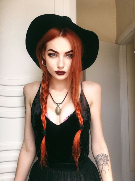 Witchy Hair, Cheveux Oranges, Search Google, Red Wigs, Halloween Hair, Orange Hair, Synthetic Lace Front Wigs, Drag Queens, Ginger Hair