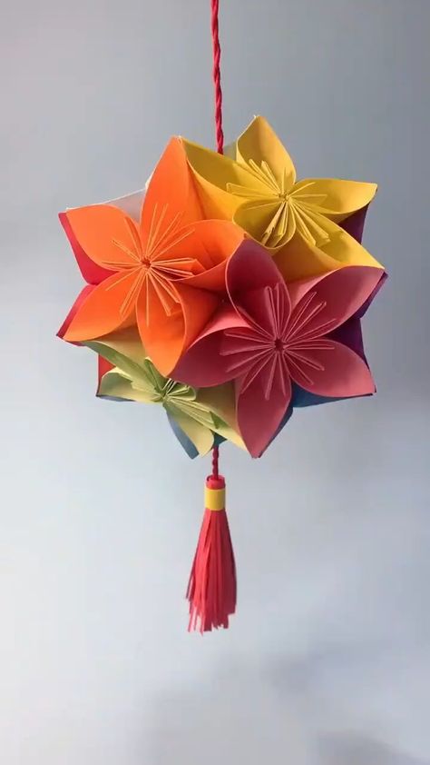 Diy Flower Ball, Ball Craft, Kraf Kertas, Instruções Origami, Craft Craft, Handmade Paper Crafts, Paper Craft Diy Projects, One Two Three, Paper Flowers Craft