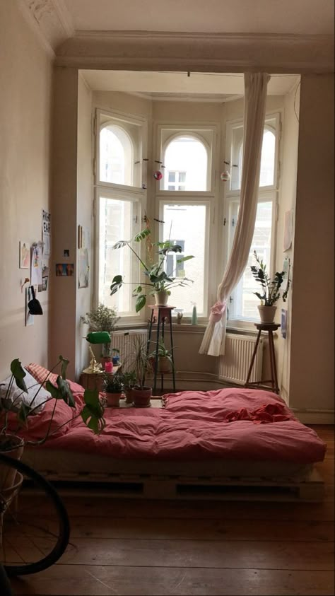 Comfort Aesthetic, Pretty Room, Dreamy Room, Dream Room Inspiration, Stylish Bedroom, Cozy Room, Room Inspiration Bedroom, Bedroom Aesthetic, Apartment Room