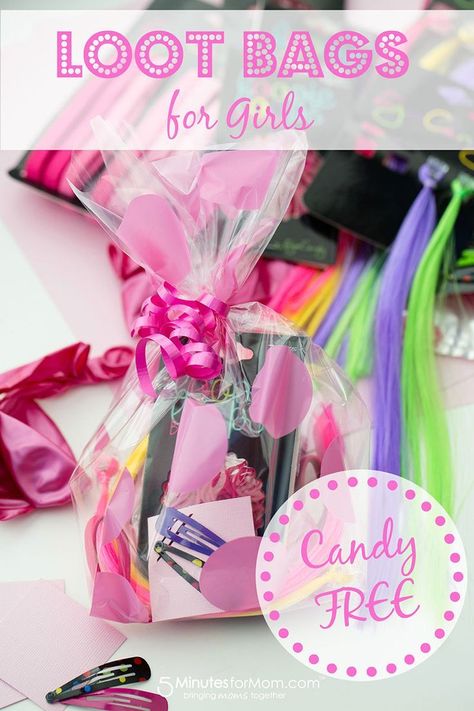 Birthday Loot Bag Idea for Girls -- Fun, Candy-Free, and Affordable! These birthday party gift bags are simple and won't cause cavities. Loop Bag Ideas Birthday, Birthday Party Gift Bag Ideas, Gift Bag Ideas, Return Gifts For Kids, Candy Theme Birthday Party, Goodie Bags For Kids, Girls Fun, Bags Ideas, Loot Bags