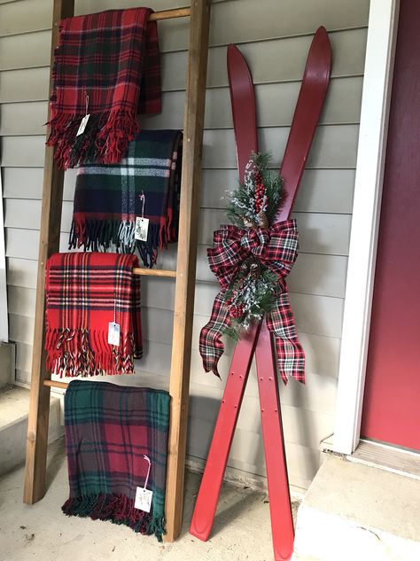 Sleigh Ideas For Christmas, Skis Decorated For Christmas, Ski Display Ideas, Skis Christmas Decor, Christmas Ski Decorations, Snow Ski Decor Ideas, Snow Ski Christmas Decorations, Ski Resort Christmas Decor, Christmas Ski Decor