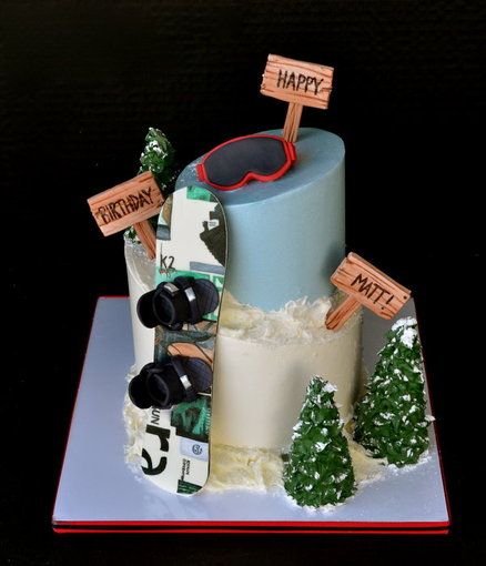 - Snowboarding Cake Can't decide between a boarding cake, outdoorsman, or climber's cake. Snowboard Cake, Bike Cakes, Snowboard Design, Snowboard Girl, Sport Cakes, Snowboarding Outfit, Occasion Cakes, Vanilla Buttercream, Birthday Boy