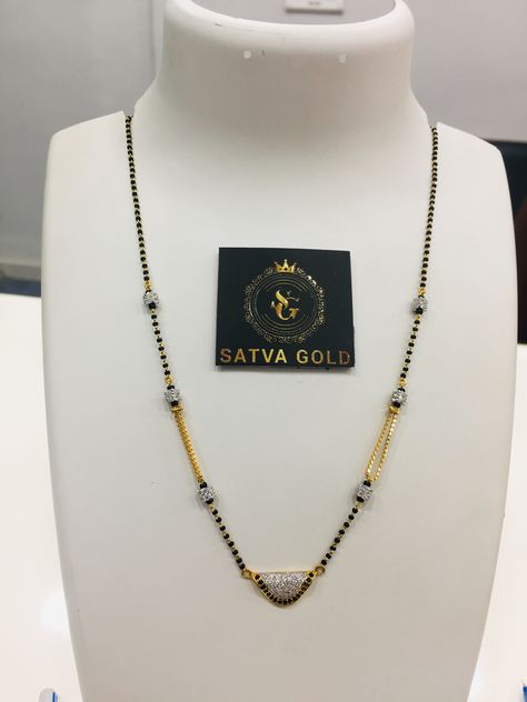 Mangalsutra Designs Gold, Ms Design, Jewelry Room, Temple Jewellery Earrings, Chain Locket, Mangal Sutra, Mangalsutra Design, Black Beads Mangalsutra, Black Beads Mangalsutra Design