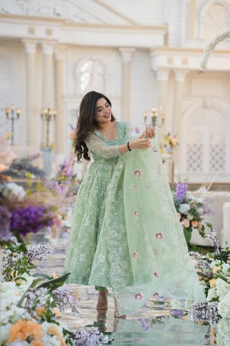 Green Organza Suit, Embroidery Anarkali, V Happy, Cross Stitch Wedding, Organza Suit, Stitch Wedding, Embroidered Suit, Suit Set, Insulated Cups