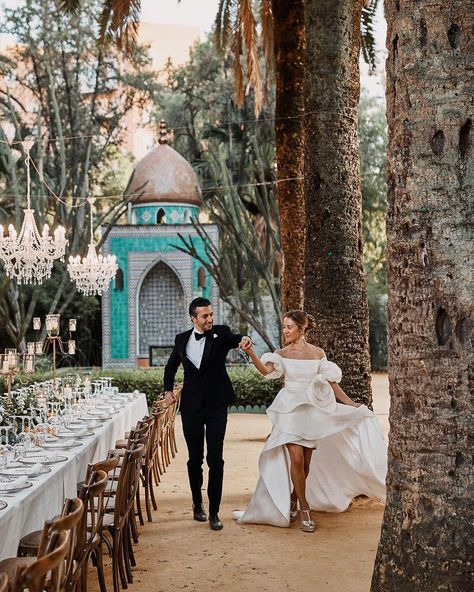 Martha Stewart Weddings on Instagram: “The culture and iconic orange trees of southern Spain served as inspiration for Karolina and Sorab's destination wedding in Seville. 💛…” Floaty Wedding Dress, Spain Wedding Venues, Spain Wedding, Stephanie Seymour, Wedding Spain, Flamenco Dancers, Seville Spain, Creative Wedding Photography, Martha Stewart Weddings