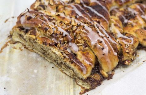 Recipe for Homemade Danish Cinnamon Twist (Kanelstang) (posting this for the idea-it's not gluten free) Scandinavian Desserts, Denmark Food, Cinnamon Twist, Nordic Food, Nordic Recipe, Cinnamon Twists, Vanilla Recipes, Scandinavian Food, Danish Food