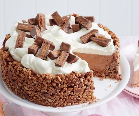 Think Tim Tams couldn't get any better? We've mixed them into the chocolate crackle base of this no-bake cheesecake for a truly decadent treat. Start a day ahead. Food For Weddings, Food Recipes Sweet, Holiday Menu Ideas, Tim Tams, Australia Recipes, Aus Day, Chocolate Crackles, Cookies And Cream Cheesecake, Rice Bubbles