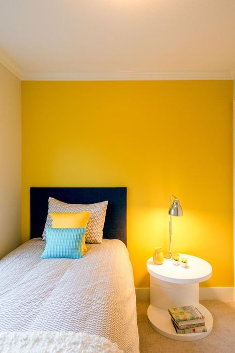 Yellow Colour Bedroom Ideas, Yellow Room Ideas Bedrooms, Yellow Walls Bedroom Ideas, Bedroom Yellow Walls, Yellow Bedroom Walls, Hall Colour, Room Color Combination, House Colour, Dining Room Paint Colors