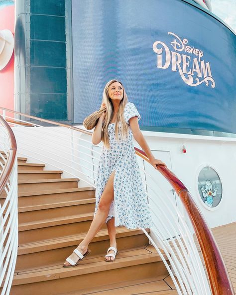 Disney Cruise Ship Pictures, Disney Cruise Pictures Ideas, Disney Cruise Photo Ideas, Disney Cruise Pictures, Disney Wish Cruise Ship Aesthetic, Funnel Vision, Disney Wish Cruise Ship Photos, Cruise Fits, Cruise Photo