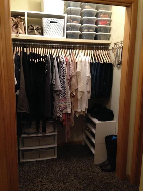 How To Decorate A Small Closet, How To Organize A Small Closet With Lots Of Clothes, Small Closet Organization Ideas Bedroom Clothing Storage, Konmari Closet, Maximize Small Closet, Small Apartment Closet, Dorm Closet Organization, Apartment Closet, Closet Declutter