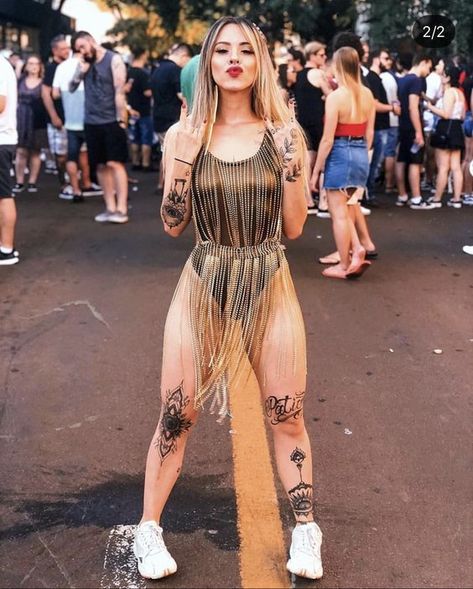 55 Coachella Outfits that'll make you look Bold & Confident - Hike n Dip Tomorrowland Outfit, Africa Fashion Woman, Edc Festival, Rave Outfits Edc, Rave Looks, Expressing Yourself, Rave Fits, Festival Outfits Rave, Look Festival