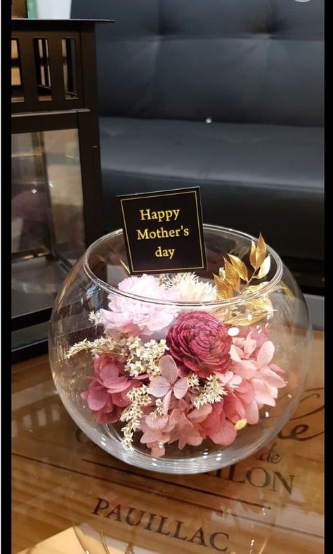 Flower Gift Ideas Bouquets, Fish Bowl Flower Arrangements, Flower Bouquet Diy, Flower Box Gift, Flower Gift Ideas, Flower Arrangements Simple, Flower Arrangements Diy, Flower Diy Crafts, Idul Fitri